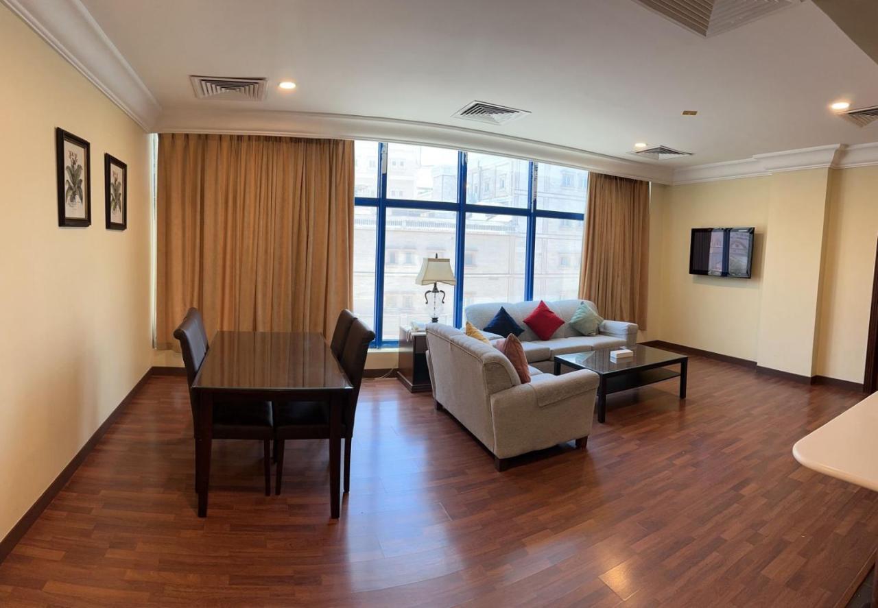 The Palace Suites Al Khobar Esterno foto