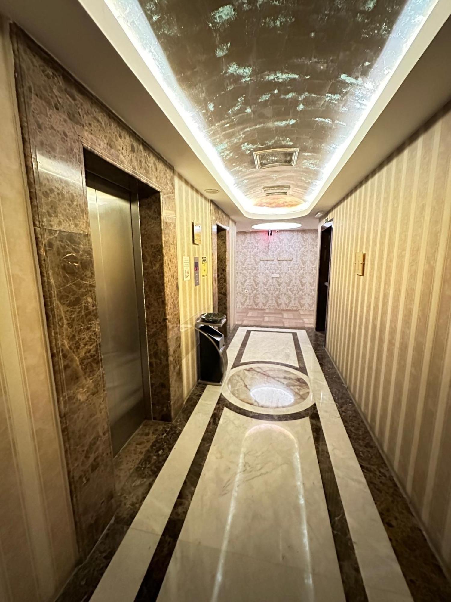 The Palace Suites Al Khobar Esterno foto