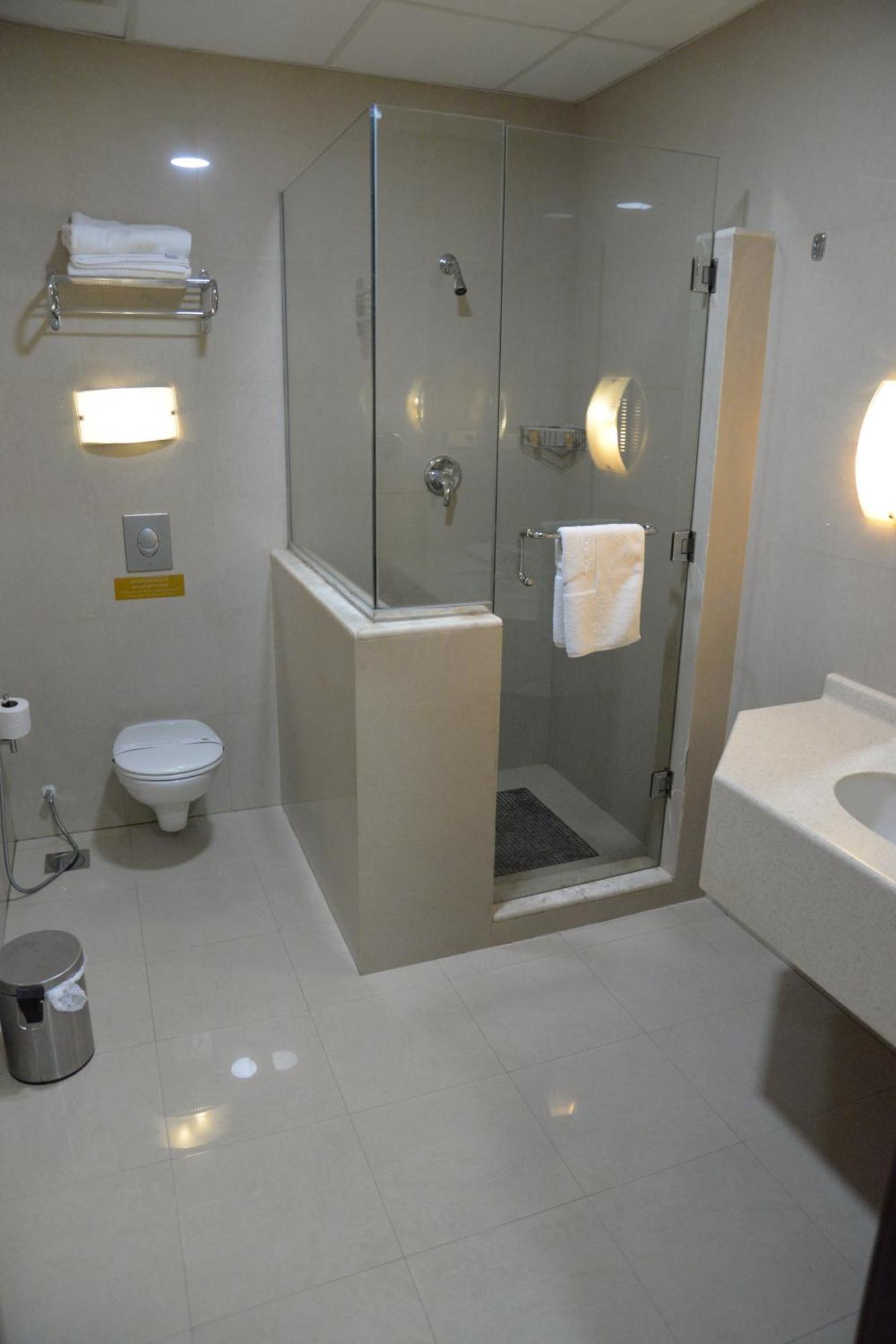 The Palace Suites Al Khobar Esterno foto