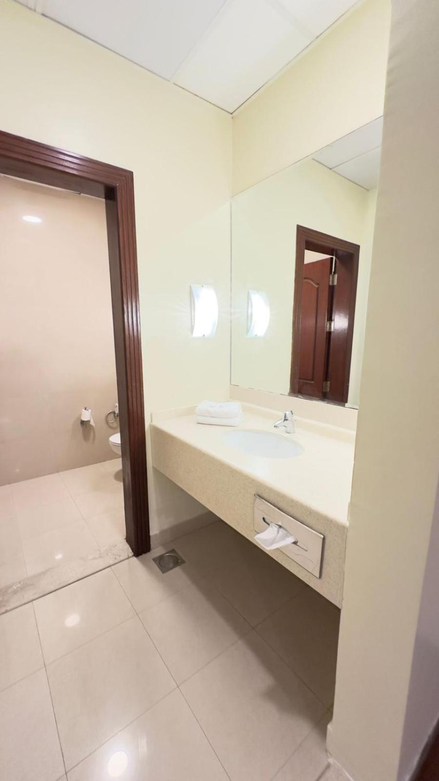 The Palace Suites Al Khobar Esterno foto