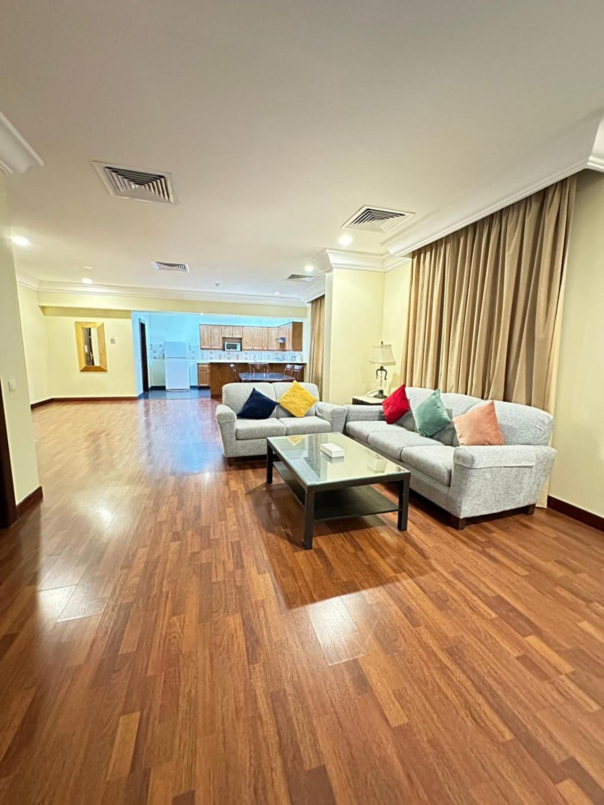 The Palace Suites Al Khobar Esterno foto